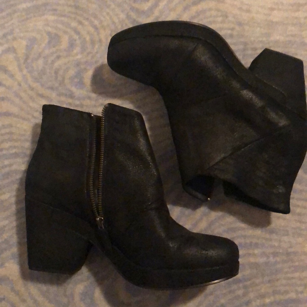 eileen fisher black booties